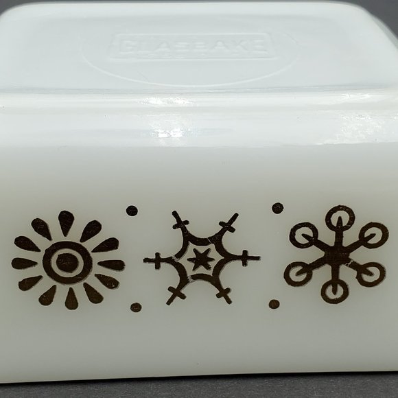 Glasbake White Milk Glass Gold Snowflakes Refrigerator Dish 1 Pint J-258-9 1Pt - Picture 7 of 8